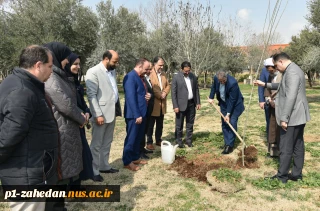 ‌به مناسبت هفته منابع طبیعی و سنت حسنه درختکاری با حضور رئیس دانشگاه ملی مهارت صورت گرفت:
آئین درختکاری و کاشت نهال در محوطه دانشکده دختران دکتر شریعتی تهران