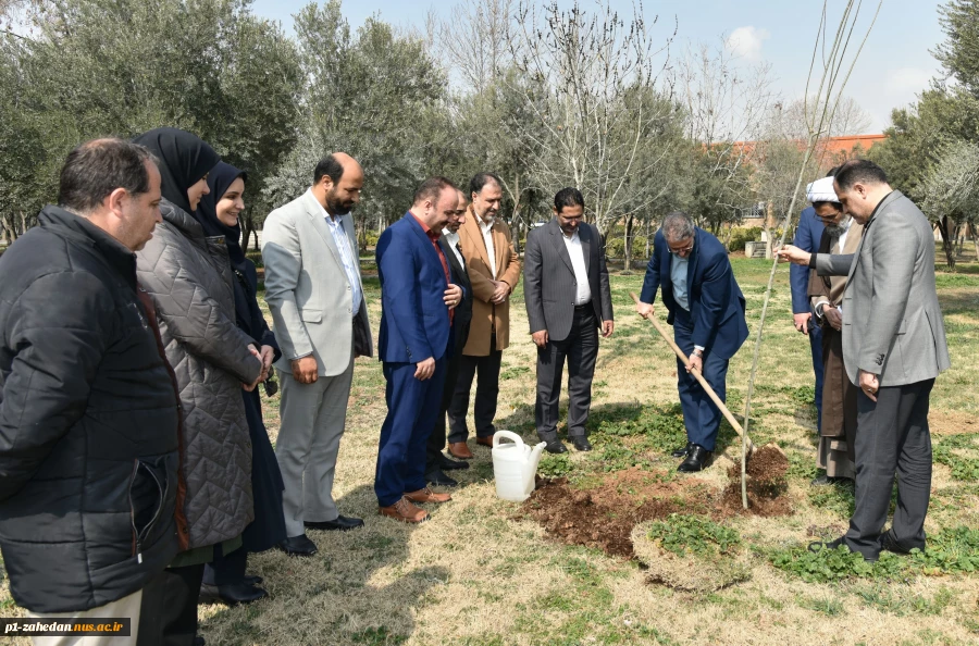 ‌به مناسبت هفته منابع طبیعی و سنت حسنه درختکاری با حضور رئیس دانشگاه ملی مهارت صورت گرفت:
آئین درختکاری و کاشت نهال در محوطه دانشکده دختران دکتر شریعتی تهران 2