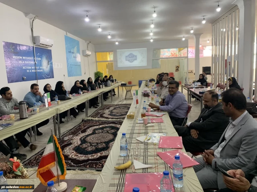 در راستای معرفی اهداف و برنامه‌های دانشگاه ملی مهارت و با هدف افزایش سطح تعامل دانشگاه با آموزش و پرورش برگزار شد.
گردهمایی تخصصی هیات رئیسه دانشگاه ملی مهارت واحد استان سیستان وبلوچستان به مسئولین آموزش و پرورش و روسای هنرستان های حوزه سیستان
با حضور د