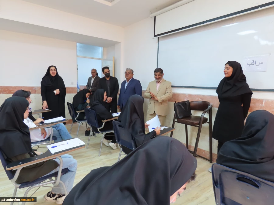 بازدیدمعاون توسعه مدیریت ومنابع استاندار سیستان وبلوچستان به همراه ریاست دانشگاه ملی مهارت واحد استان از روند برگزاری امتحانات ساعت 8 صبح  یکم تیرماه 1404حوزه‌های امتحانی پایان ترم دانشجویان دانشگاه ملی مهارت واحد استان سیستان وبلوچستان  4