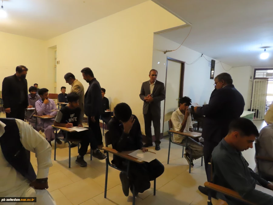 بازدیدمعاون توسعه مدیریت ومنابع استاندار سیستان وبلوچستان به همراه ریاست دانشگاه ملی مهارت واحد استان از روند برگزاری امتحانات ساعت 8 صبح  یکم تیرماه 1404حوزه‌های امتحانی پایان ترم دانشجویان دانشگاه ملی مهارت واحد استان سیستان وبلوچستان  7