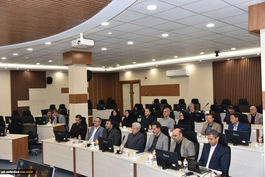 با حضور اعضای هیئت رئیسه دانشگاه و مدیران کل ستادی:
ارائه گزارش سفر ریاست دانشگاه ملی مهارت به چین 2