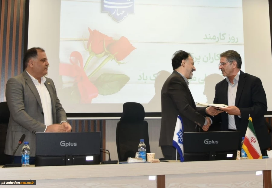 با حضور دکتر زمانی برگزار شد:
آیین تکریم و معارفه معاون آموزشی دانشگاه ملی مهارت 4