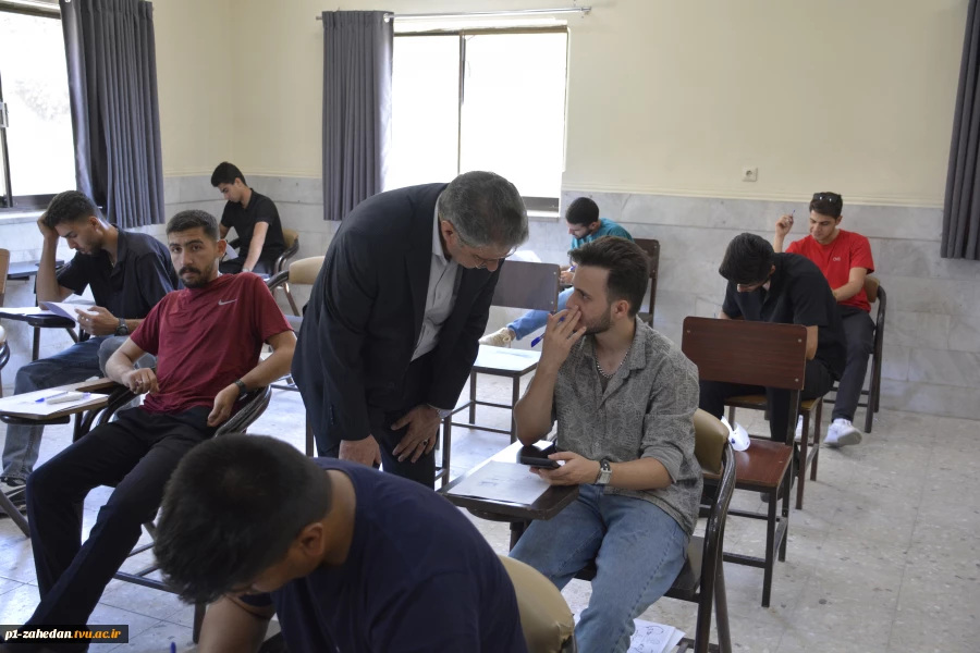 بازدید سرزده ریاست دانشگاه ملی مهارت از حوزه امتحانات پایان ترم دانشکده شهید منتظری مشهد 2