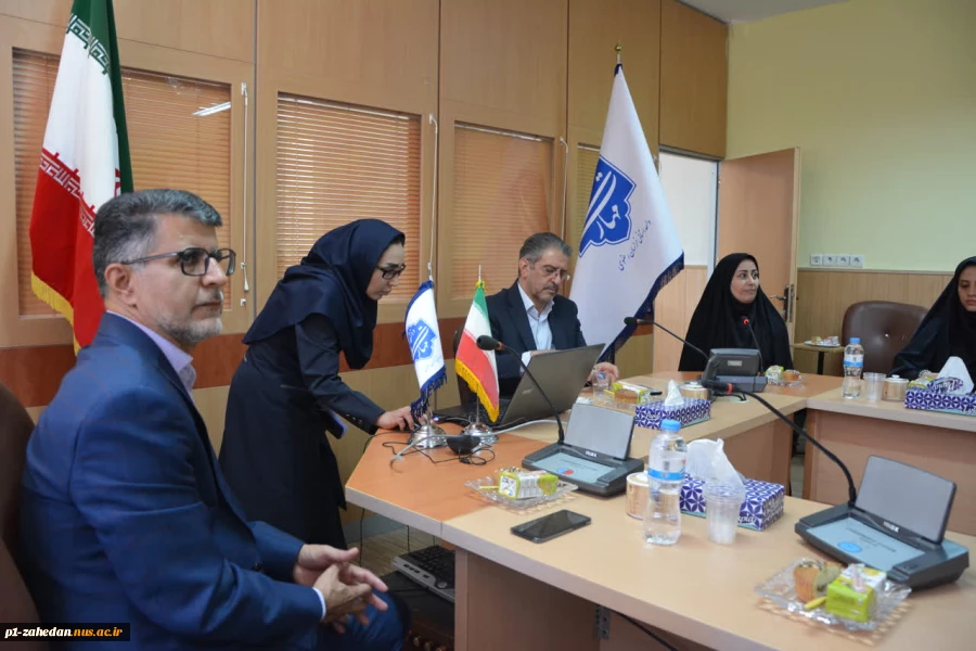 به مناسبت روز کارمند صورت گرفت؛
دیدار رئیس دانشگاه ملی مهارت با جمعی از کارکنان آموزشکده الزهرا(س) مشهد 3