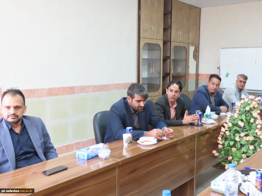 نشست صمیمی معاون پژوهشی دانشگاه ملی مهارت کشور با اعضای هیئت علمی آموزشکده های استان سیستان وبلوچستان  4
