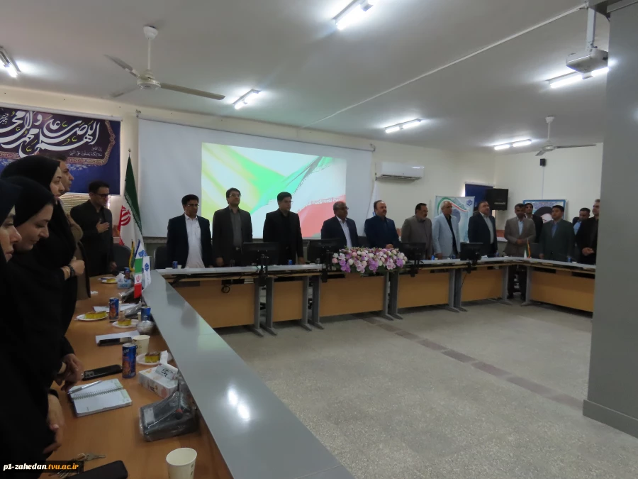 با حضور معاون پژوهش و فناوری دانشگاه ملی مهارت کشور صورت گرفت؛
آیین تکریم رئیس پیشین و معارفه سرپرست آموزشکده پسران شماره یک زاهدان ( شهید باهنر)- واحد استانی سیستان وبلوچستان
 5