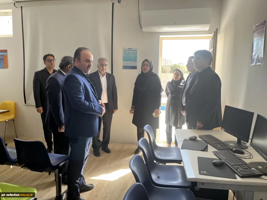 بازدید معاون پژوهش و فناوری دانشگاه ملی مهارت کشور از آموزشکده های شهرستان زاهدان 7