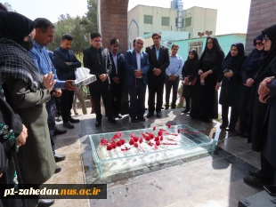 عطر افشانی مزار شهید گمنام  توسط دانشگاهیان آموزشکده شهید باهنر زاهدان واحد استانی سیستان و بلوچستان  7