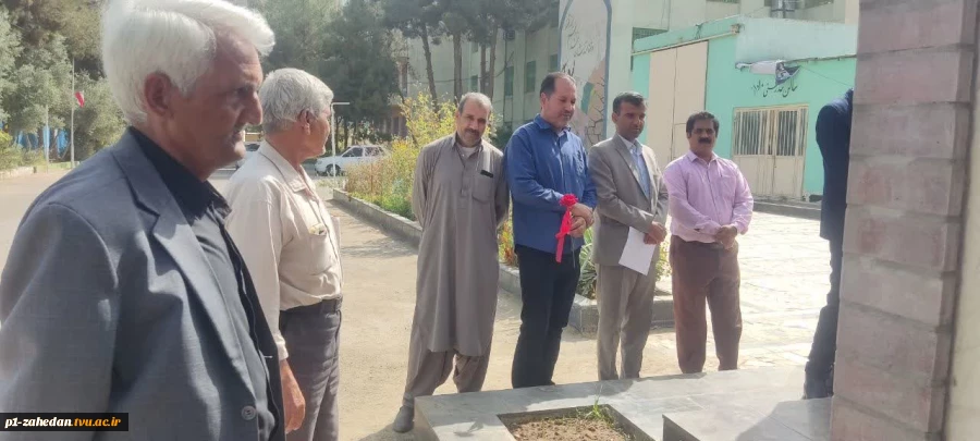 عطر افشانی مزار شهید گمنام  توسط دانشگاهیان آموزشکده شهید باهنر زاهدان واحد استانی سیستان و بلوچستان  12