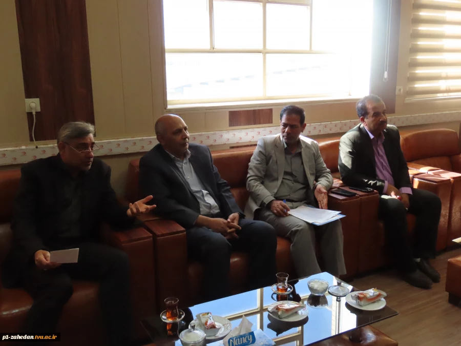 نشست هم اندیشی مشاوران و رابط مشاوران آموزشکده شماره یک پسران زاهدان(شهید باهنر) واحد استانی سیستان وبلوچستان برگزار شد 10