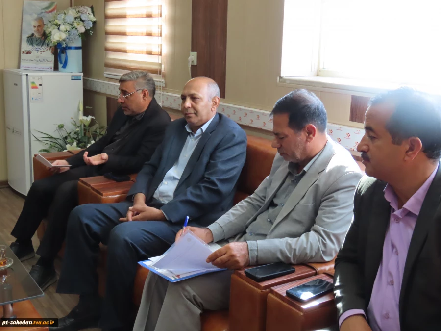 نشست هم اندیشی مشاوران و رابط مشاوران آموزشکده شماره یک پسران زاهدان(شهید باهنر) واحد استانی سیستان وبلوچستان برگزار شد 12
