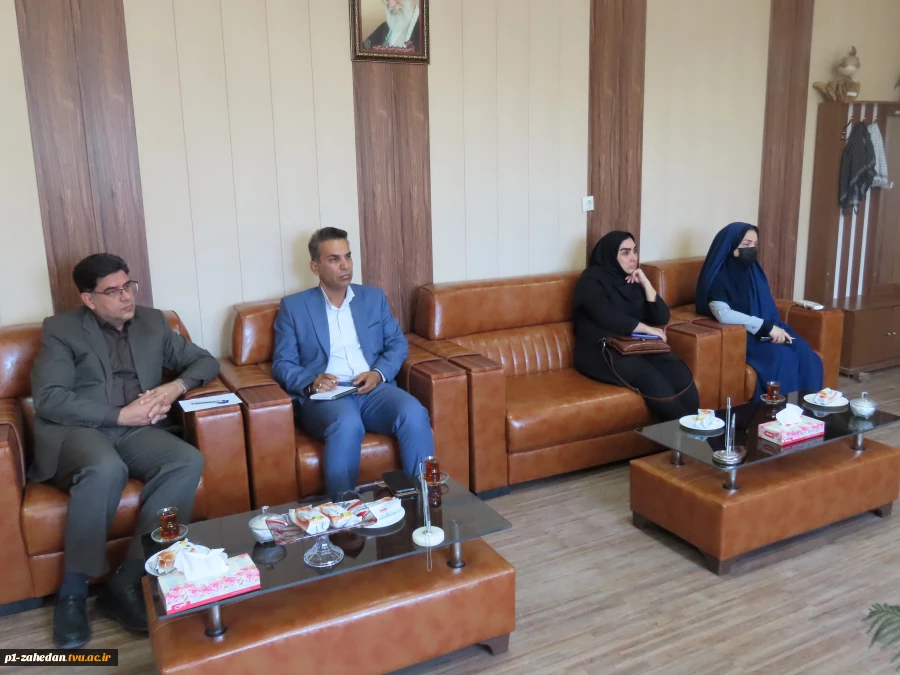 نشست هم اندیشی مشاوران و رابط مشاوران آموزشکده شماره یک پسران زاهدان(شهید باهنر) واحد استانی سیستان وبلوچستان برگزار شد 13