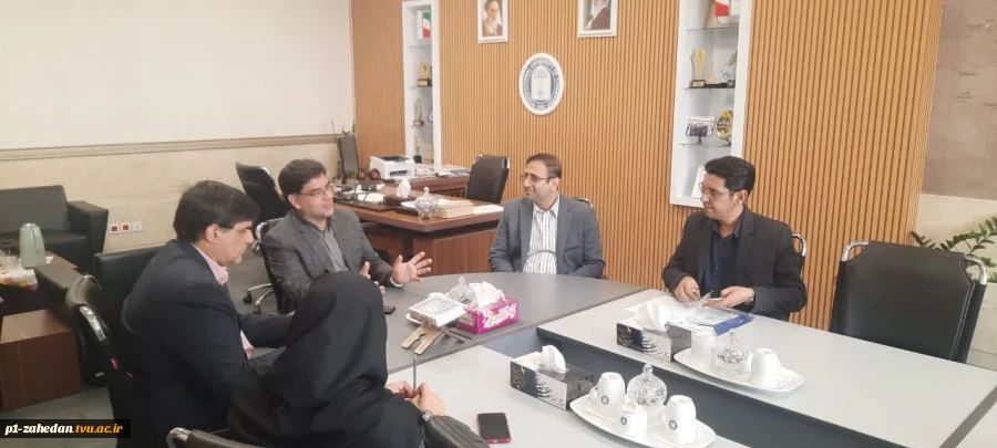 جلسه هم اندیشی سرپرست دانشگاه ملی مهارت واحد استانی سیستان وبلوچستان با رئیس دانشگاه بین المللی چابهار 8