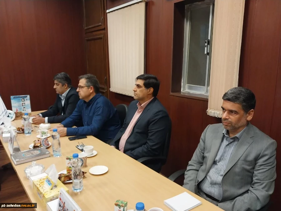 با حضور رئیس ستاد ریاست جمهوری دولت چهاردهم در استان سیستان و بلوچستان جلسه هم اندیشی سرپرست دانشگاه ملی مهارت واحد استانی سیستان و بلوچستان با ریاست دانشگاه دریانوردی و علوم دریایی چابهار در راستای پیشرفت بنیان دانشگاهی  3