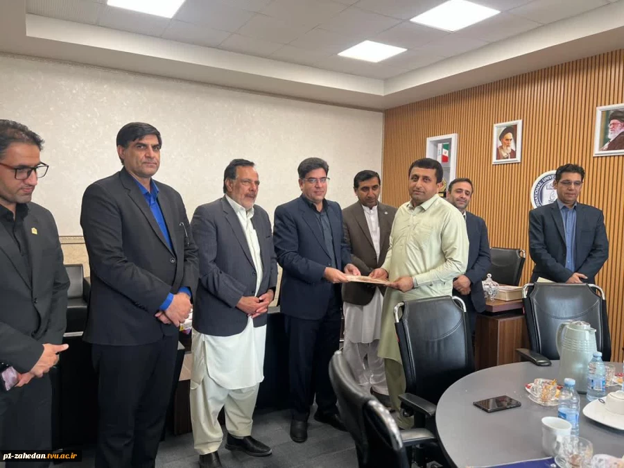 سرپرست آموزشکده پسران چابهار معرفی شد. 8