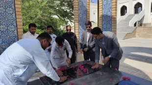 عطر افشانی گلزار شهدای گمنام مسجد پیامبر اعظم (ص) شهرستان چابهار با حضور مسئولان دانشگاه ملی مهارت واحد استانی سیستان وبلوچستان 6