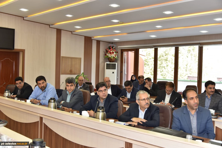 برگزاری دوره آموزشی یک‌روزه «آشنایی با آیین‌نامه‌ها، قوانین و مقررات مدیریت دانشگاه» ویژه رؤسای دانشکده‌ها و آموزشکده‌های دانشگاه ملی مهارت 6