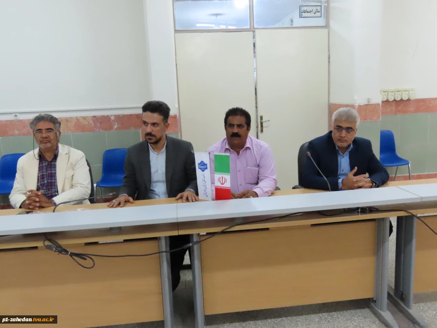 برگزاری جلسه هم اندیشی در خصوص تکنیک‌های ساده و کاربردی جهت تعیین راهبردهای سازمانی در آموزشکده پسران شماره یک زاهدان(شهید باهنر) – واحد استانی سیستان وبلوچستان 5