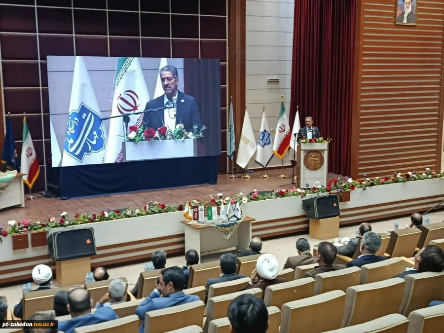 رئیس دانشگاه ملی مهارت در آیین اختتامیه سومین همایش ملی مهارت‌افزایی، هدایت شغلی و صلاحیت حرفه‌ای در آموزش عالی کشور:
امروز مهارت نه یک انتخاب بلکه یک ضرورت اجتناب‌ناپذیر است/ مسیر توسعه اقتصادی کشور از تربیت نیروهای توانمند و اشتغال‌پذیر می‌گذرد/ جوانان