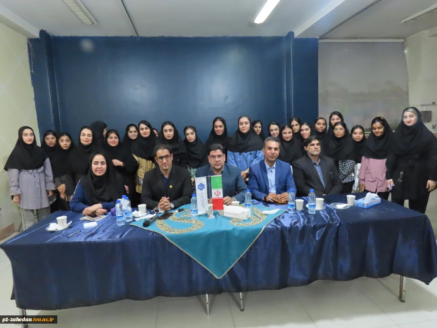 با هدف بررسی و پیگیری مطالبات و درخواست‌های دانشجویان انجام شد: 
نشست صمیمی هیئت رئیسه واحد استانی سیستان وبلوچستان با دانشجویان خوابگاه نرجس خاتون آموزشکده دختران زاهدان 4