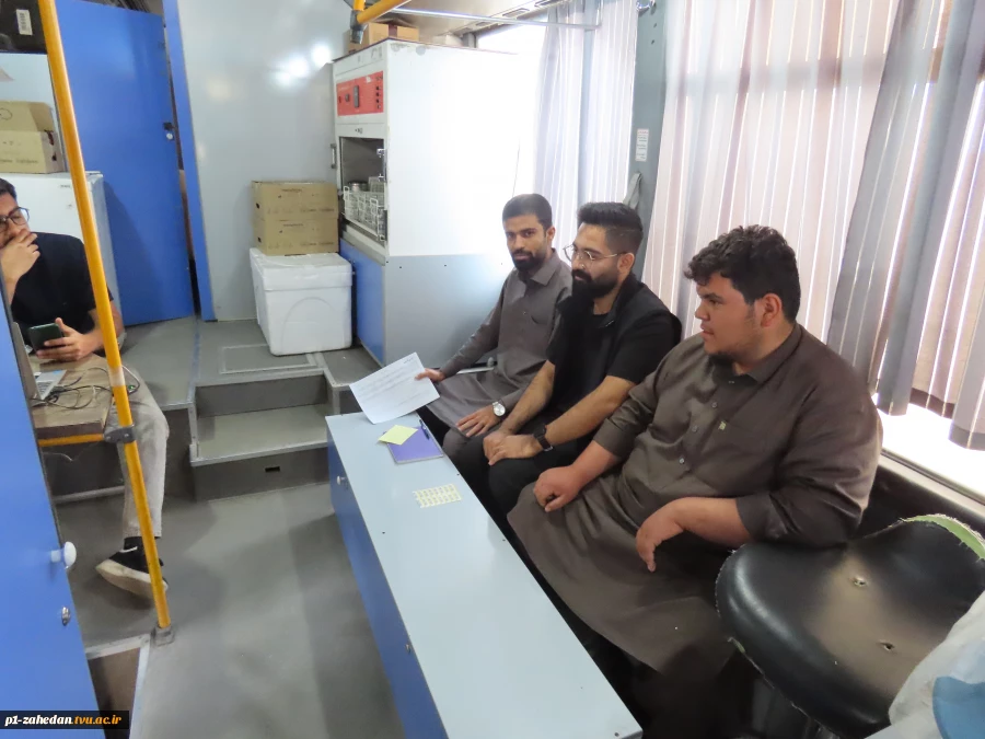 اهداء خون توسط کارکنان ودانشجویان واحد استانی سیستان و بلوچستان 7