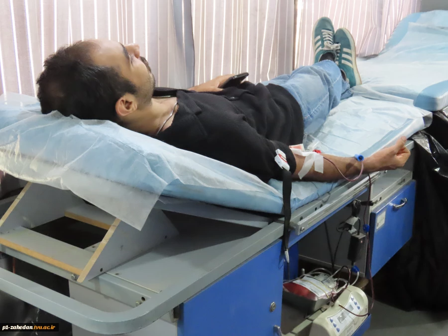 اهداء خون توسط کارکنان ودانشجویان واحد استانی سیستان و بلوچستان 9