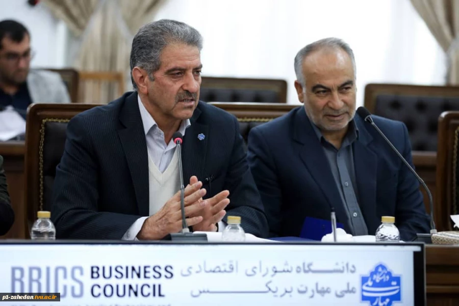 درنهمین جلسه شورای عالی آموزش و تربیت فنی، حرفه‌ای و مهارتی به ریاست دکتر عارف معاون اول رئیس جمهور؛

اهداف و برنامه‌های دانشگاه ملی مهارت در عرصه‌های داخلی و خارحی توسط دکتر زمانی تشریح شد. 3