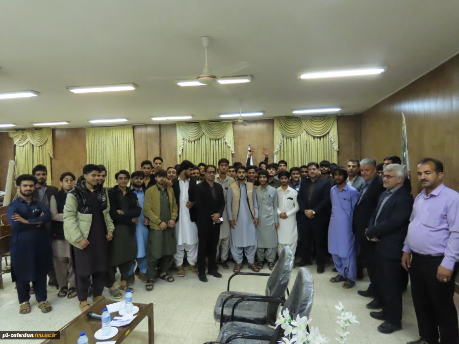 در ادامه برنامه‌های تعاملی و ارتباط مستقیم با دانشجویان

دیدار هیئت رئیسه واحد استانی با دانشجویان خوابگاهی آموزشکده شهید عارفی زاهدان 15