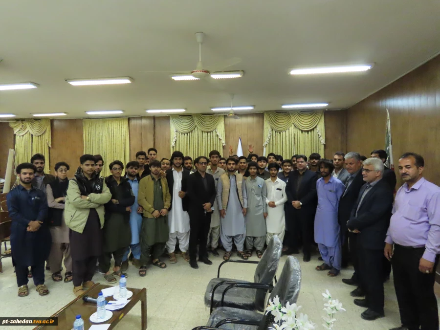 در ادامه برنامه‌های تعاملی و ارتباط مستقیم با دانشجویان

دیدار هیئت رئیسه واحد استانی با دانشجویان خوابگاهی آموزشکده شهید عارفی زاهدان 5