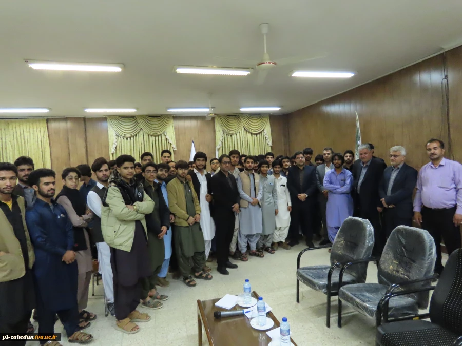 در ادامه برنامه‌های تعاملی و ارتباط مستقیم با دانشجویان

دیدار هیئت رئیسه واحد استانی با دانشجویان خوابگاهی آموزشکده شهید عارفی زاهدان 6