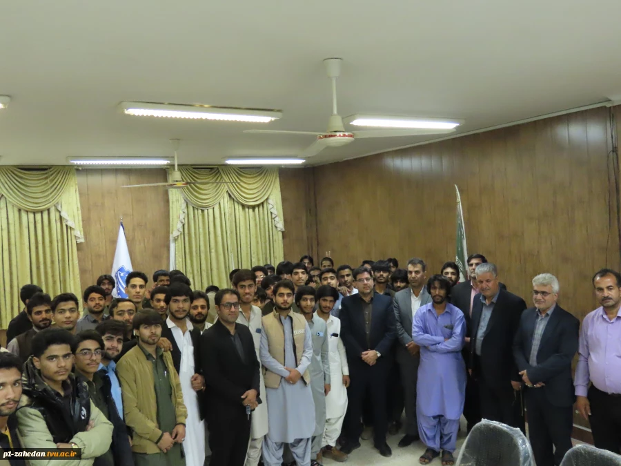 در ادامه برنامه‌های تعاملی و ارتباط مستقیم با دانشجویان

دیدار هیئت رئیسه واحد استانی با دانشجویان خوابگاهی آموزشکده شهید عارفی زاهدان 10