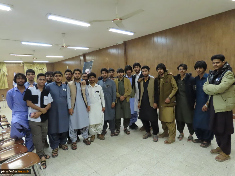 در ادامه برنامه‌های تعاملی و ارتباط مستقیم با دانشجویان

دیدار هیئت رئیسه واحد استانی با دانشجویان خوابگاهی آموزشکده شهید عارفی زاهدان 12