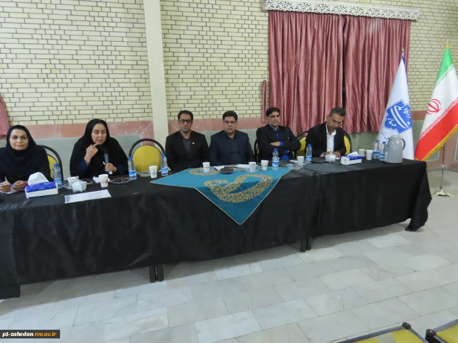 در ادامه برنامه‌های تعاملی و ارتباط مستقیم با دانشجویان:

نشست صمیمی هیات رئیسه واحد استانی با دانشجویان خوابگاه حضرت معصومه 6