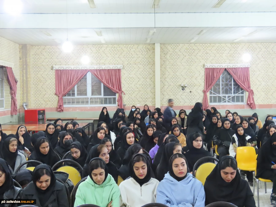 در ادامه برنامه‌های تعاملی و ارتباط مستقیم با دانشجویان:

نشست صمیمی هیات رئیسه واحد استانی با دانشجویان خوابگاه حضرت معصومه 19