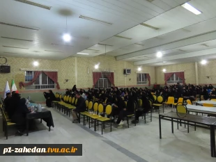 در ادامه برنامه‌های تعاملی و ارتباط مستقیم با دانشجویان:

نشست صمیمی هیات رئیسه واحد استانی با دانشجویان خوابگاه حضرت معصومه 16