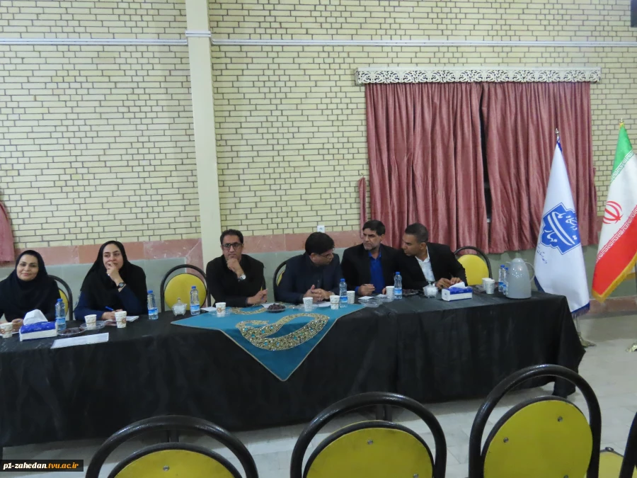 در ادامه برنامه‌های تعاملی و ارتباط مستقیم با دانشجویان:

نشست صمیمی هیات رئیسه واحد استانی با دانشجویان خوابگاه حضرت معصومه 18