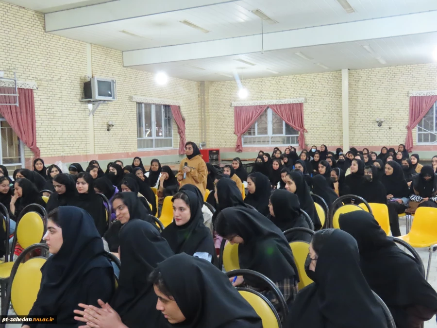 در ادامه برنامه‌های تعاملی و ارتباط مستقیم با دانشجویان:

نشست صمیمی هیات رئیسه واحد استانی با دانشجویان خوابگاه حضرت معصومه 22