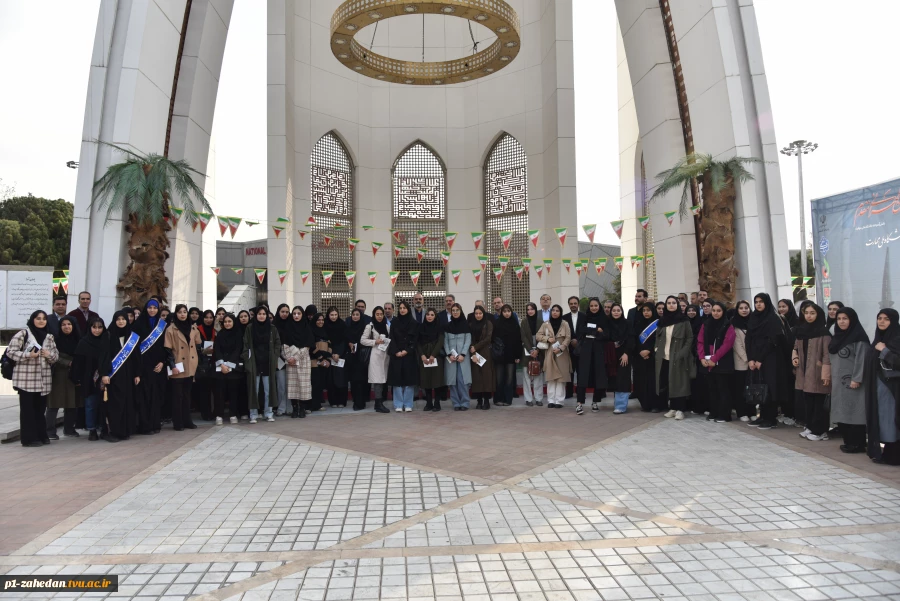 با حضور مقامات کشوری، لشکری، خانواده‌های معظم شهدا و دانشجویان برگزار شد؛

آیین گرامی‌داشت سالگرد شهادت سرلشکر شهید حسن طهرانی مقدم و یادواره ۳۱۱ دانشجوی شهید دانشگاه ملی مهارت 6