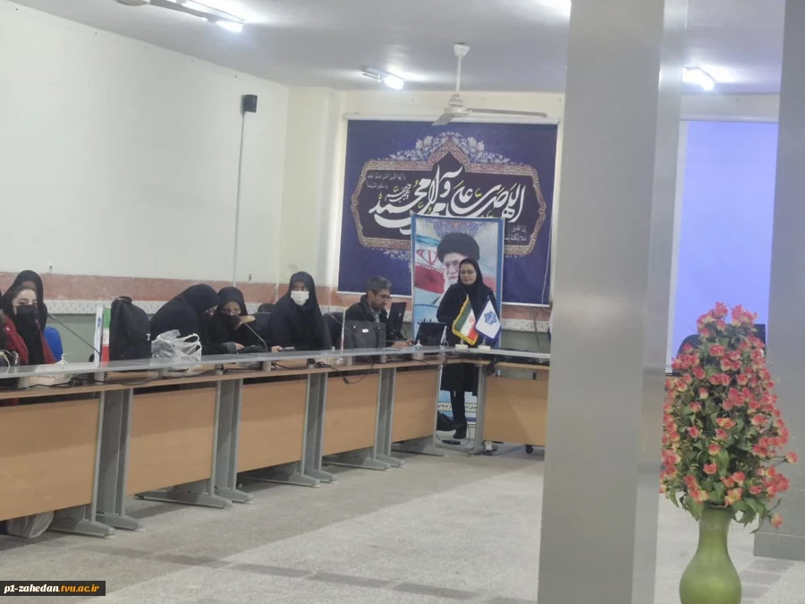 برگزاری کارگاه «آشنایی با معاملات طلا در بورس کالا» در سالن جلسات دانشگاه ملی مهارت- واحد استانی سیستان و بلوچستان
 3