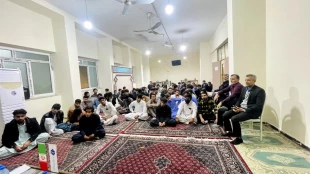 در ادامه برنامه‌های تعاملی و ارتباط مستقیم با دانشجویان

نشست هم اندیشی هیئت رئیسه واحد استانی با دانشجویان خوابگاه شهید اسدی کرم 
 2