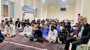 در ادامه برنامه‌های تعاملی و ارتباط مستقیم با دانشجویان

نشست هم اندیشی هیئت رئیسه واحد استانی با دانشجویان خوابگاه شهید اسدی کرم 
 7