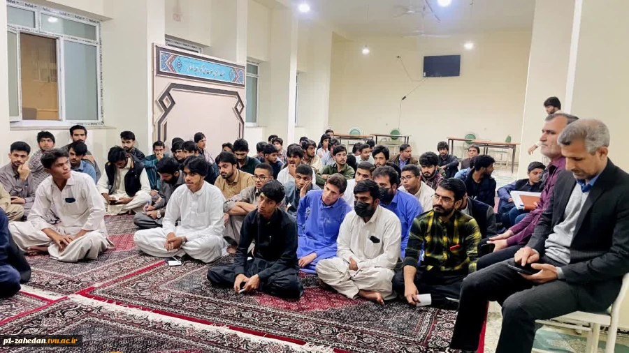 در ادامه برنامه‌های تعاملی و ارتباط مستقیم با دانشجویان

نشست هم اندیشی هیئت رئیسه واحد استانی با دانشجویان خوابگاه شهید اسدی کرم 
 7
