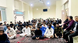 در ادامه برنامه‌های تعاملی و ارتباط مستقیم با دانشجویان

نشست هم اندیشی هیئت رئیسه واحد استانی با دانشجویان خوابگاه شهید اسدی کرم 
 8