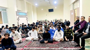 در ادامه برنامه‌های تعاملی و ارتباط مستقیم با دانشجویان

نشست هم اندیشی هیئت رئیسه واحد استانی با دانشجویان خوابگاه شهید اسدی کرم 
 13