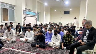 در ادامه برنامه‌های تعاملی و ارتباط مستقیم با دانشجویان

نشست هم اندیشی هیئت رئیسه واحد استانی با دانشجویان خوابگاه شهید اسدی کرم 
 14