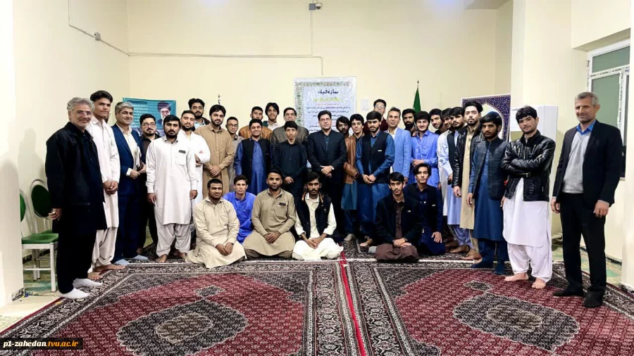 در ادامه برنامه‌های تعاملی و ارتباط مستقیم با دانشجویان

نشست هم اندیشی هیئت رئیسه واحد استانی با دانشجویان خوابگاه شهید اسدی کرم 
 15