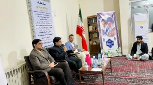 در ادامه برنامه‌های تعاملی و ارتباط مستقیم با دانشجویان

نشست هم اندیشی هیئت رئیسه واحد استانی با دانشجویان خوابگاه شهید اسدی کرم 
 16