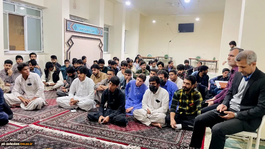 در ادامه برنامه‌های تعاملی و ارتباط مستقیم با دانشجویان

نشست هم اندیشی هیئت رئیسه واحد استانی با دانشجویان خوابگاه شهید اسدی کرم 
 17