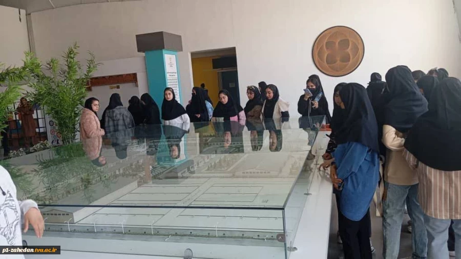 بازدید علمی دانشجویان دانشگاه ملی مهارت - واحد استانی سیستان وبلوچستان (آموشکده دختران زاهدان) از پارک علم و فناوری سیستان و بلوچستان 4
